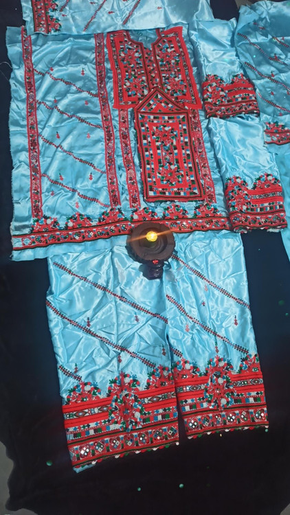 فروش لباس مجلسی بلوچی، خرید لباس بلوچی دست دوز ، لباس سوزندوزی تماماً کاردست ، سفارش لباس آماده بلوچی کار دست