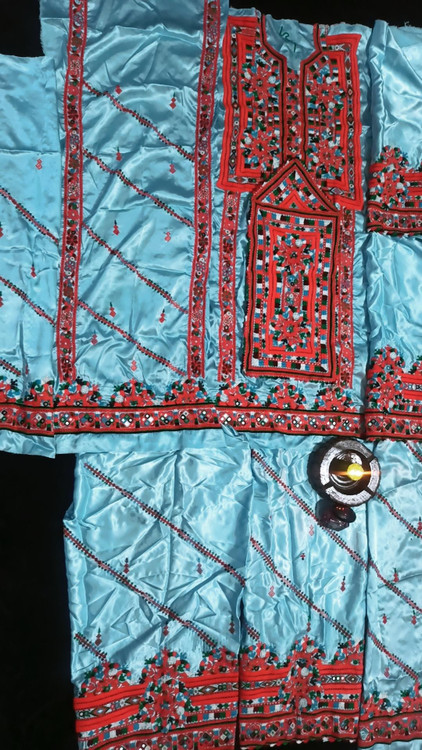 سفارش اینترنتی لباس آماده بلوچی سوزندوزی شده کار دست آینه دوزی شده