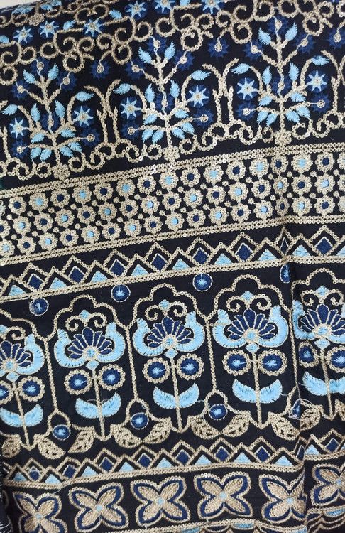 پارچه لنین سوزندوزی مخصوص مانتو و خرجکار و کت