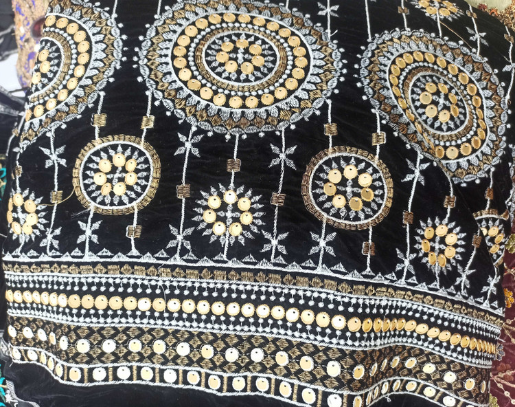 سفارش اینترنتی پارچه لینن سوزندوزی شیک جهت دوخت مانتو و کت و لباس، لینن سوزندوزی برای مزون داران