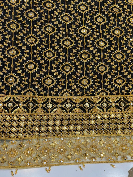 خرید و قیمت پارچه رنگ مشکی حریر حاشیه دار و سوزندوزی شده