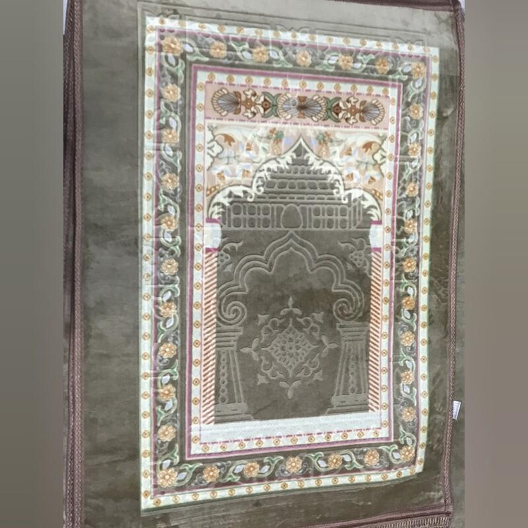 سفارش اینترنتی سجاده جانماز وارداتی سایز بزرگ 80در 120 رویه مخمل و زیره ترمز دار و ضد لغزش