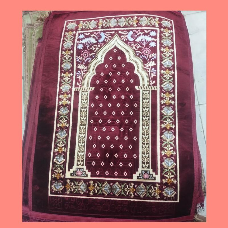 خرید و قیمت سجاده بزرگ مخمل وارداتی اصل و درجه یک