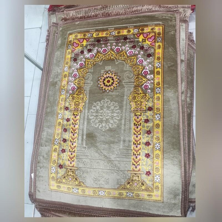 خرید سجاده وارداتی بزرگ مخمل جنس عالی و باکیفیت