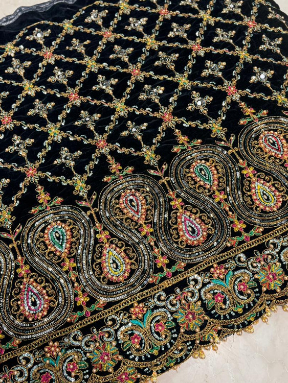 سفارش اینترنتی پارچه مخمل سوزندوزی حاشیه دار عرض ۱۱۰ در دو ترکیب رنگ مختلف فروش متری