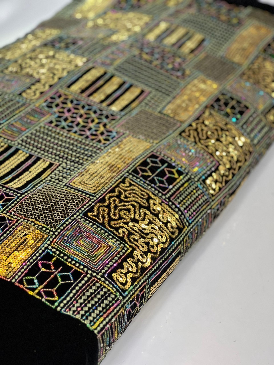 قیمت پارچه مخمل سوزندوزی شیک و مجلسی فروش فقط متری