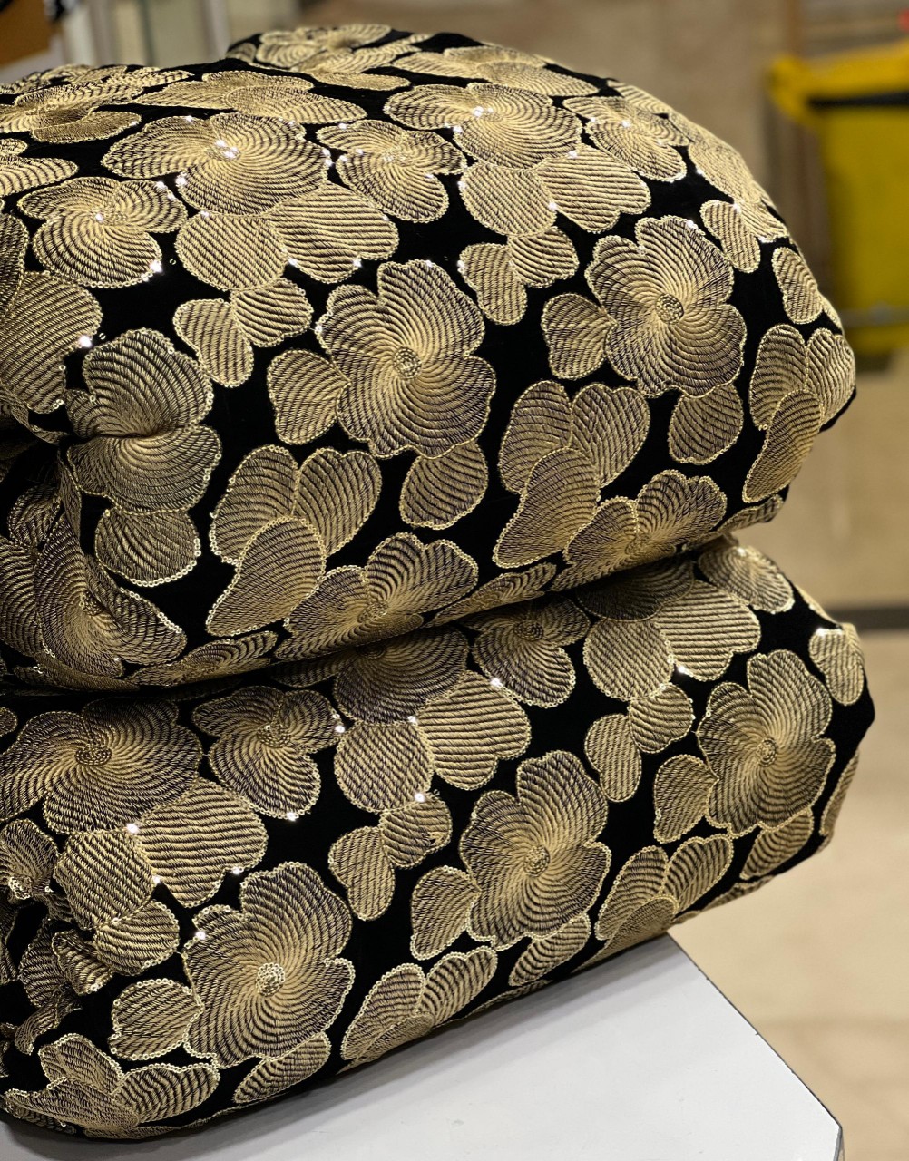 خرید پارچه مخمل سوزندوزی شیک و مجلسی فروش فقط متری