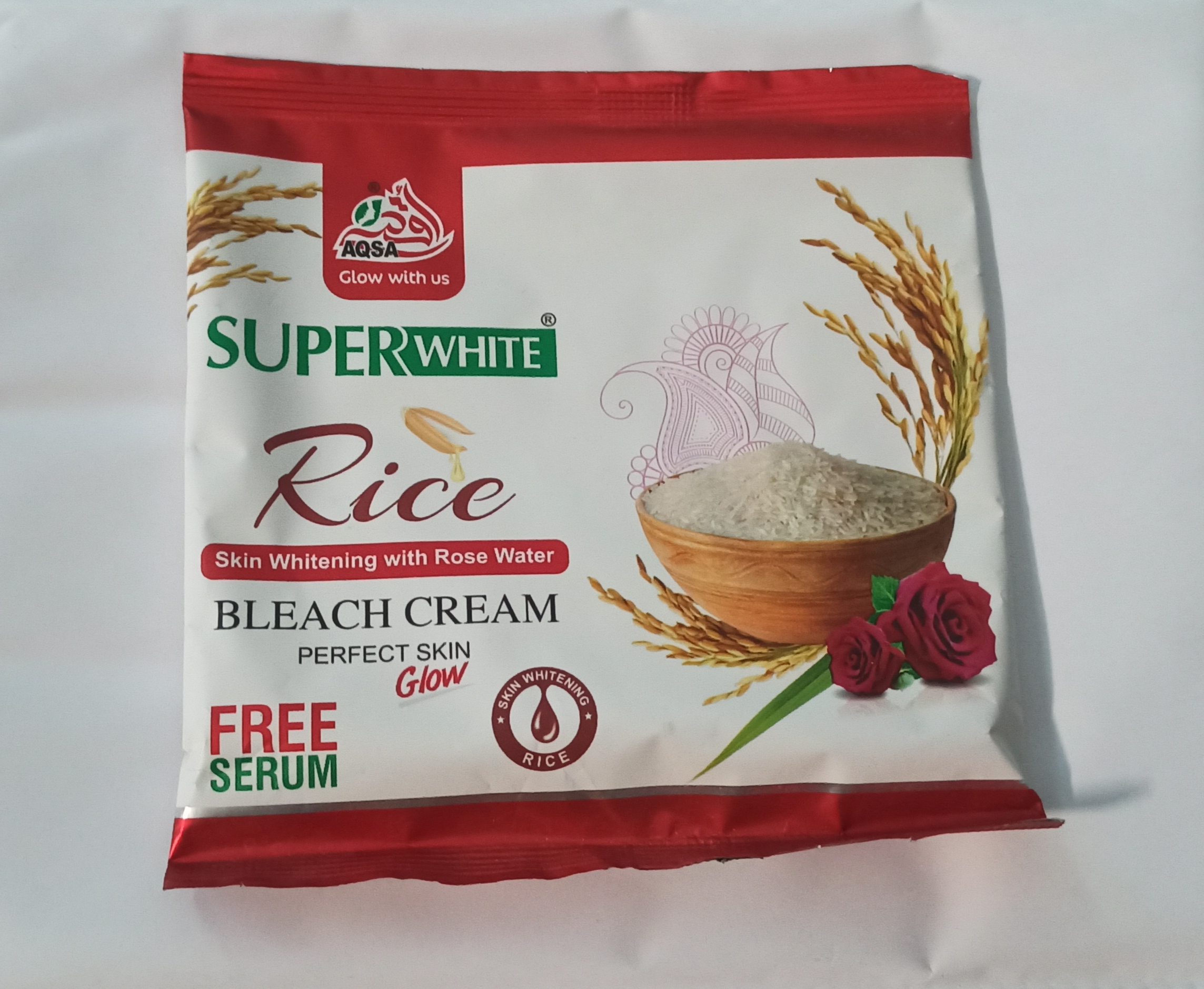 خرید اینترنتی کرم بی رنگ کننده و سفیدکننده بسیار عالی سوپرعالی با عصاره زردچوبه، ویتامین سی و برنج