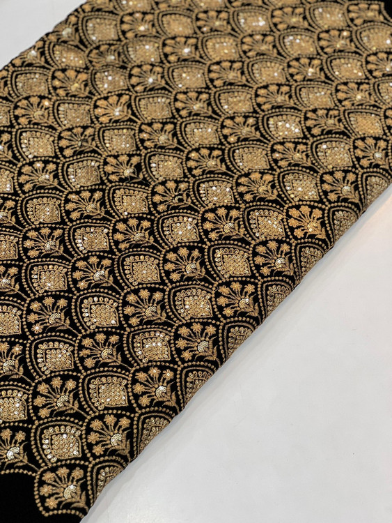 خرید پارچه مخمل سوزندوزی کار شده طرح مجالس – پارچه شیک برای لباس مجلسی