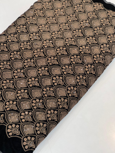 قیمت پارچه مخمل سوزندوزی کار شده طرح مجالس – پارچه شیک برای لباس مجلسی