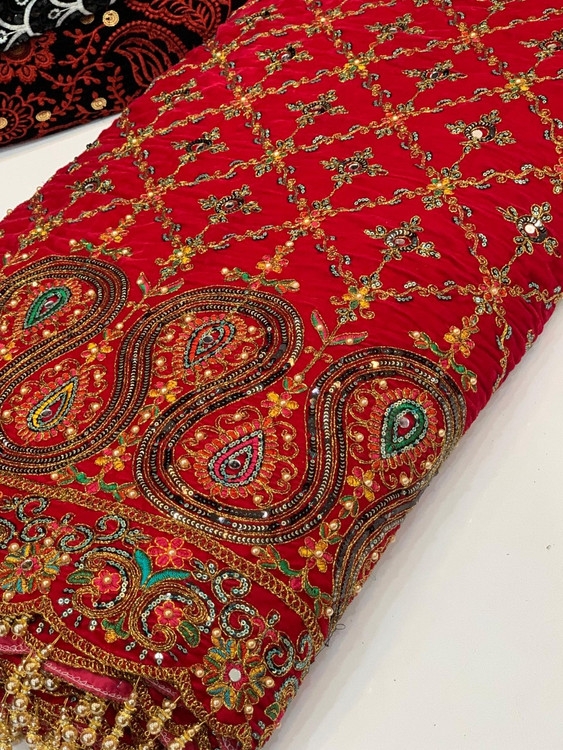 خرید و قیمت پارچه مخمل سوزندوزی سنگین طرح طاووسی – مناسب لباس مجلسی و مانتو