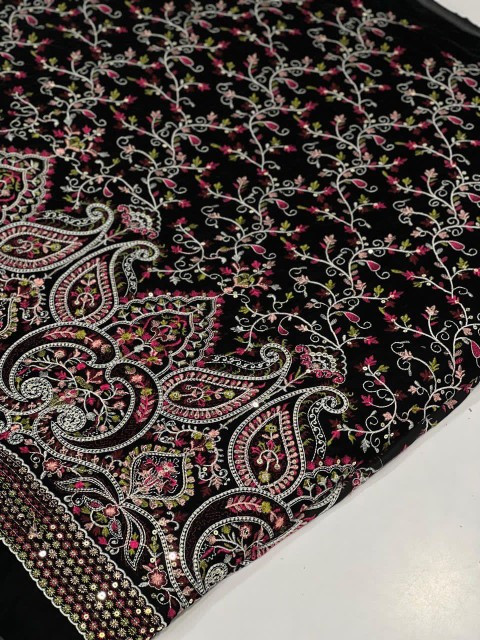 خرید پارچه مخمل سوزندوزی طرح هندی – مناسب خرجکار و مانتو مجلسی